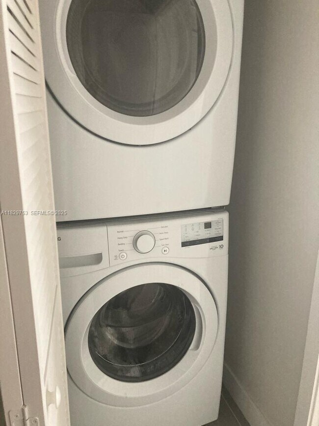 Building Photo - 25767 SW 144th Ave