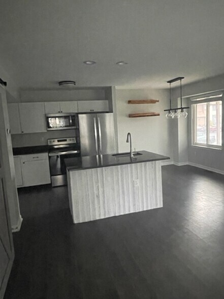 Building Photo - 22 Fitzwatertown Rd