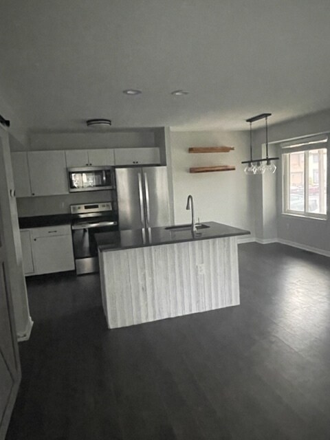Building Photo - 22 Fitzwatertown Rd
