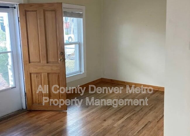 Building Photo - 831 Elati St