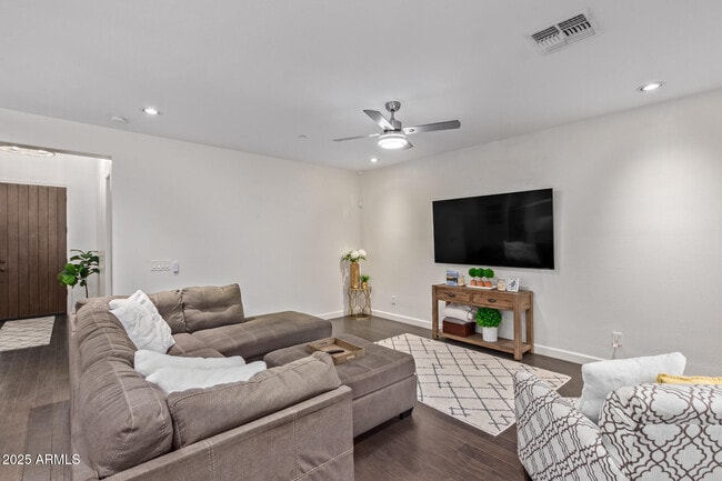 Building Photo - 18557 N 94th St