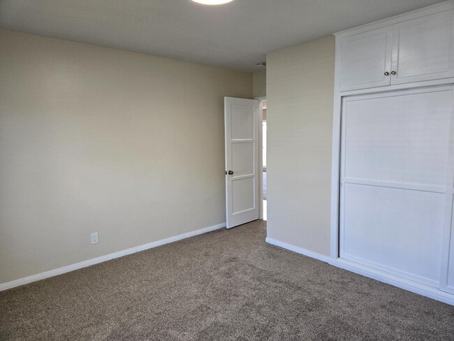 Building Photo - 3720 Yosemite Way