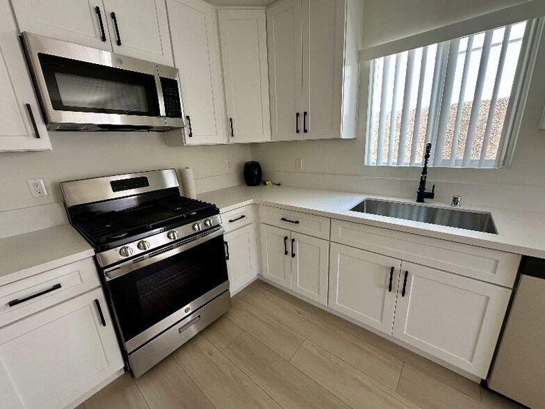 Building Photo - 13821 Enadia Way