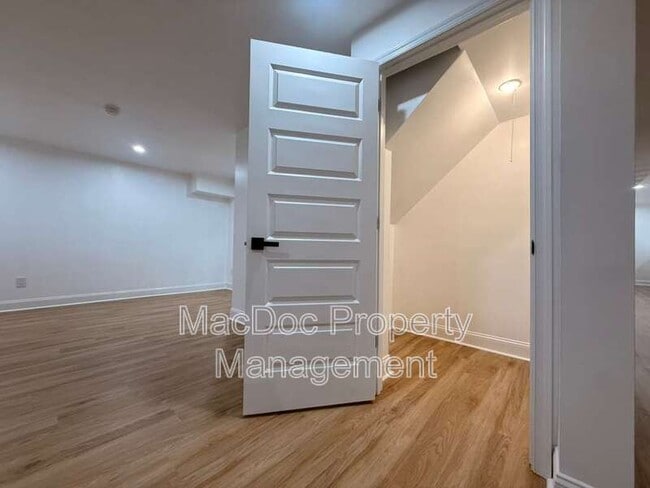 Building Photo - 10402 Laurel Ridge Way