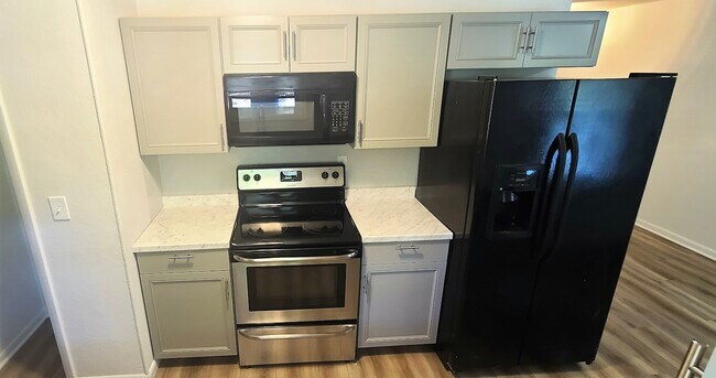 Building Photo - 1584 Greenwood Dr NW