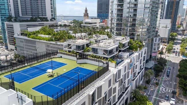 Building Photo - 851 NE 1st Ave