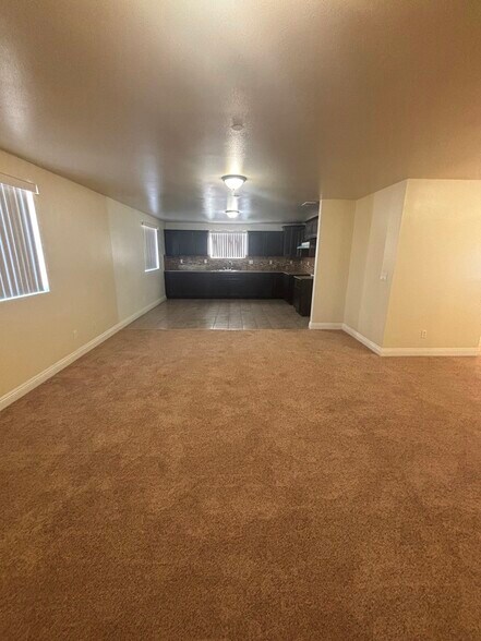 Building Photo - 1011 E 56th St