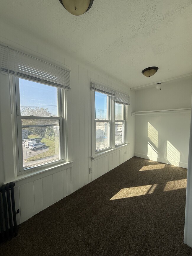 Building Photo - 3005 Derry St