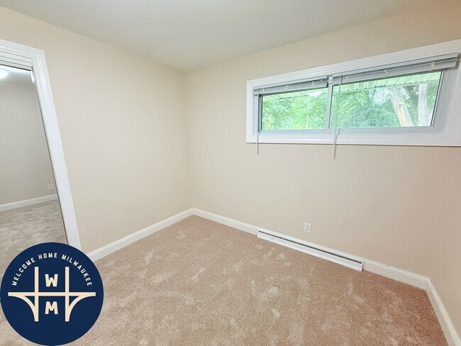 Building Photo - 12400 Elmhurst Pkwy