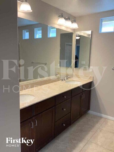 Building Photo - 7248 Sierra Moon Ct