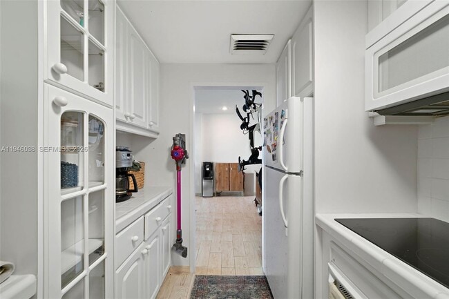 Building Photo - 3301 NE 5th Ave