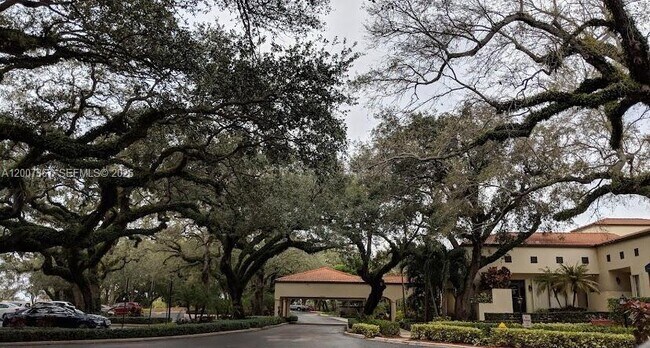 Building Photo - 1518 Whitehall Dr