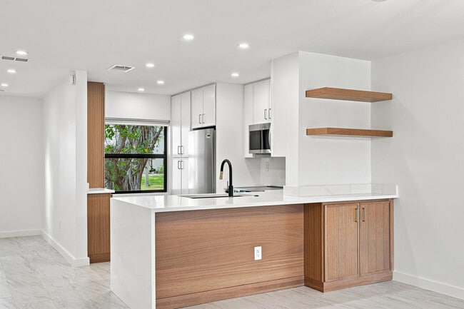 Building Photo - 21578 Juego Cir