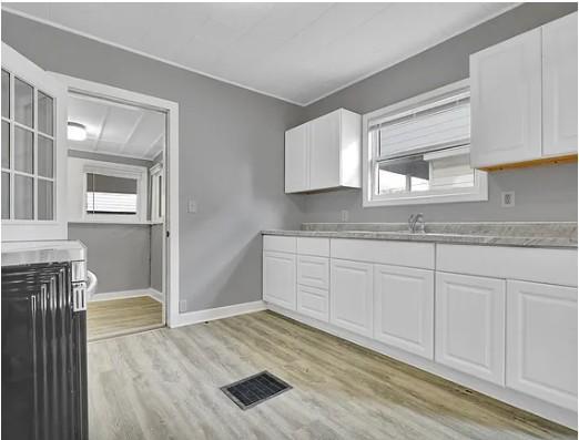 Building Photo - 405 E Hodge Ave