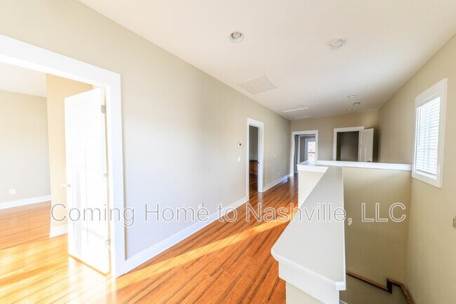 Building Photo - 2221 24th Ave N