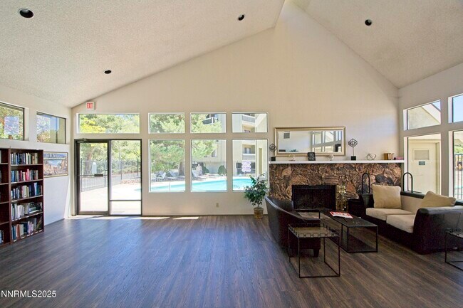 Building Photo - 2855 Idlewild Dr