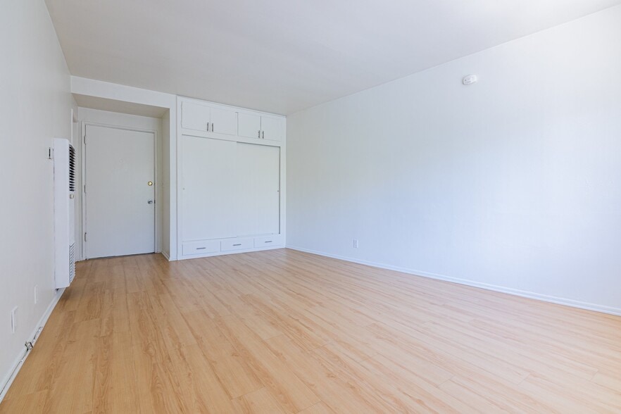 Building Photo - 667-669-669 Levering Ave