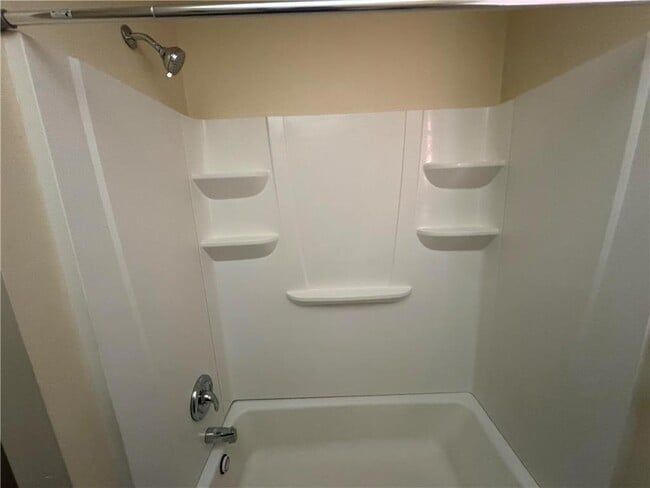 Building Photo - 600 Sioux St