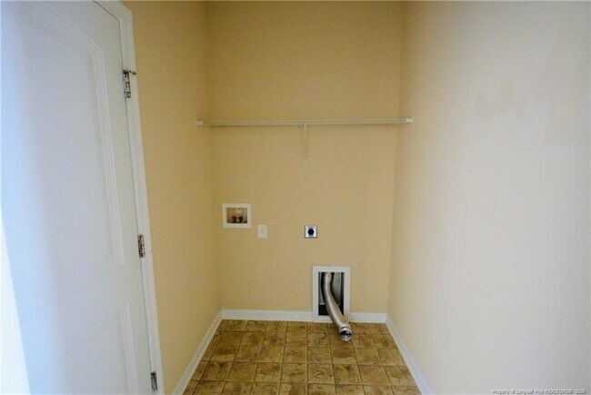 Building Photo - 2541 Spinnaker Dr
