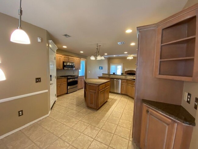 Building Photo - 3 Bed, 2 Bath + Office | Jenks, OK | $2200...