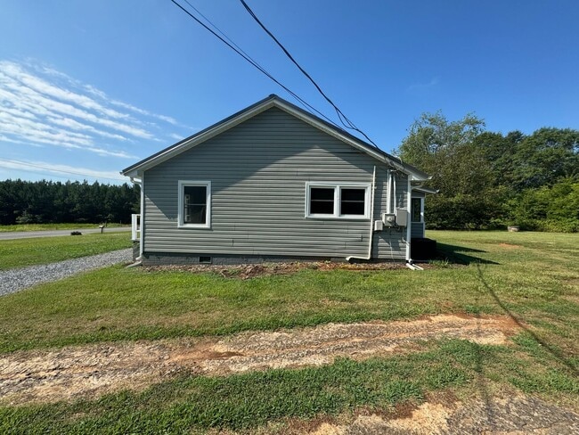 Building Photo - 2/1 in Cleveland County, NC - close to hwy 74