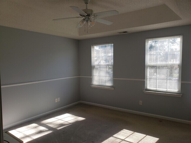 Building Photo - 9824 Aaronda Ct