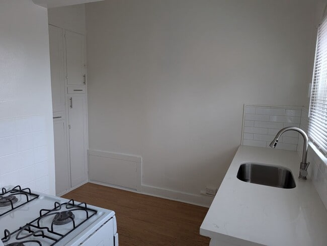 Interior Photo - 1762 E 3rd St