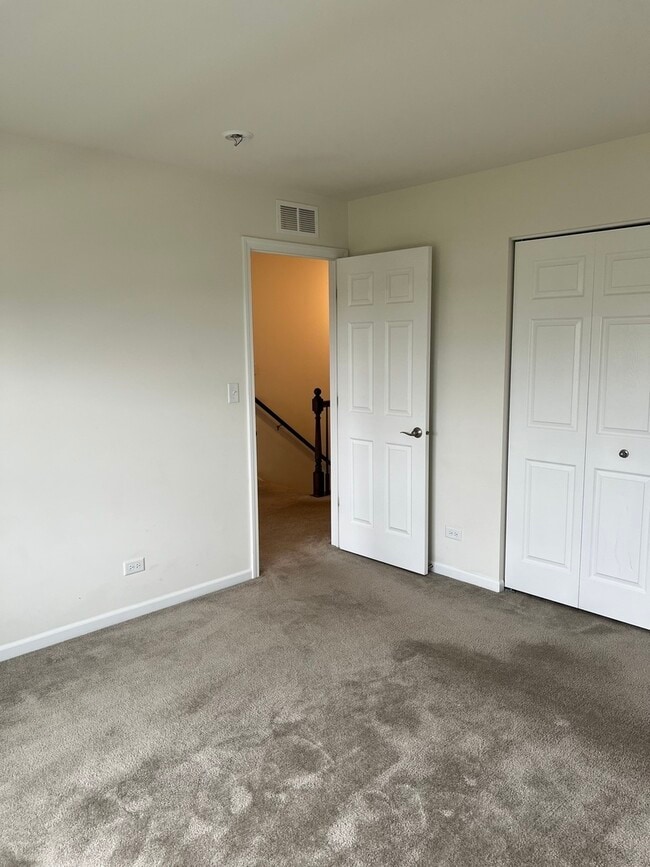 Building Photo - 654 Otter Way