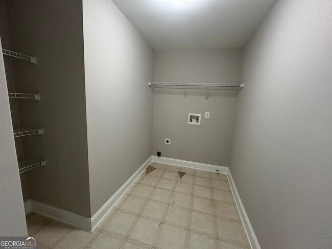Building Photo - 765 Scenic Creek Dr SW