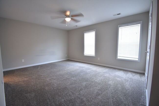 Building Photo - First Two Weeks Rent Free!! 3 Bedroom 2.5 Bathroom Townhome