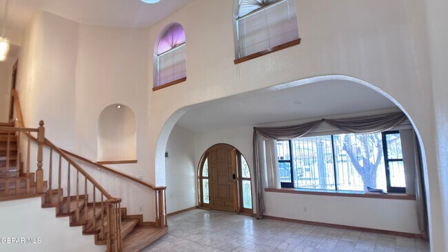 Building Photo - 4719 Frankfort Ave