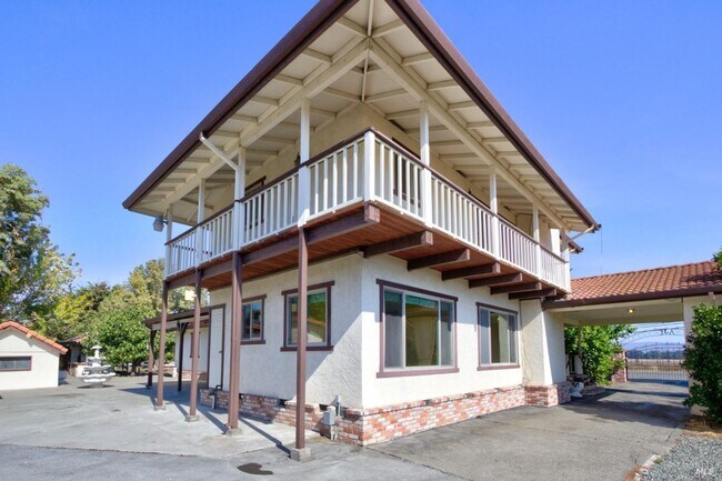 Building Photo - 201 (20300 Arnold)