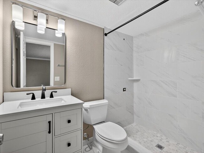 Building Photo - 2507 E Central Blvd