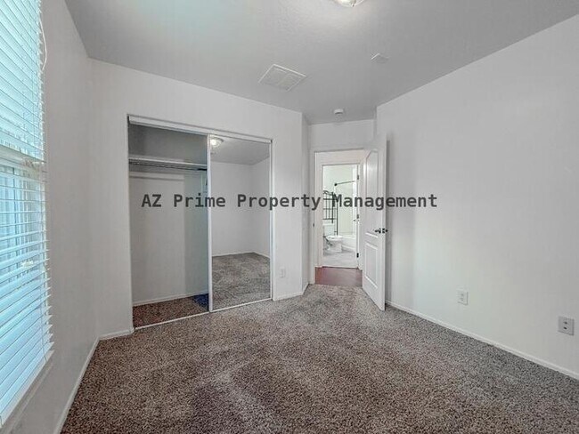 Building Photo - 5719 S 21st Terrace
