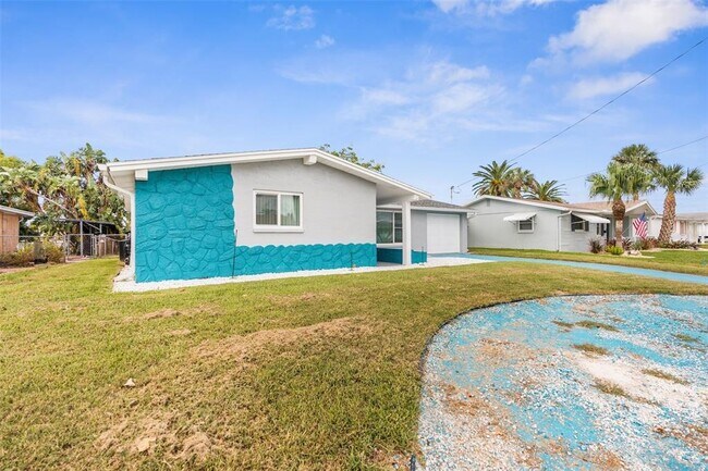 Building Photo - 12535 3rd Isle