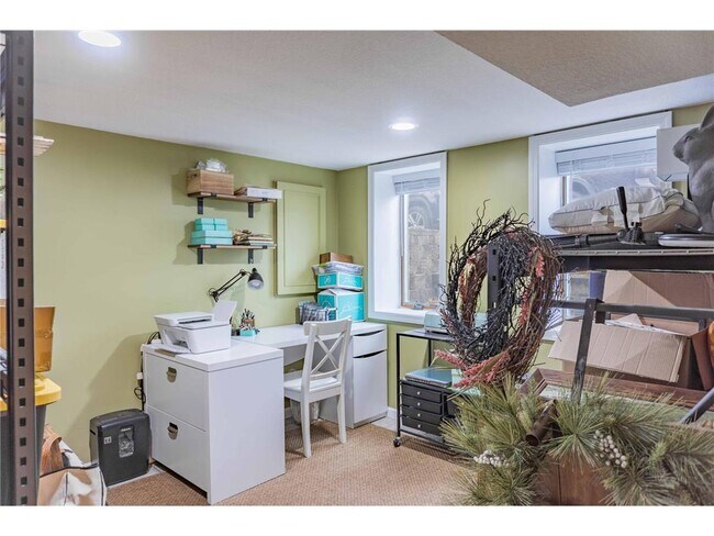 Building Photo - 112514 E Washington Ln