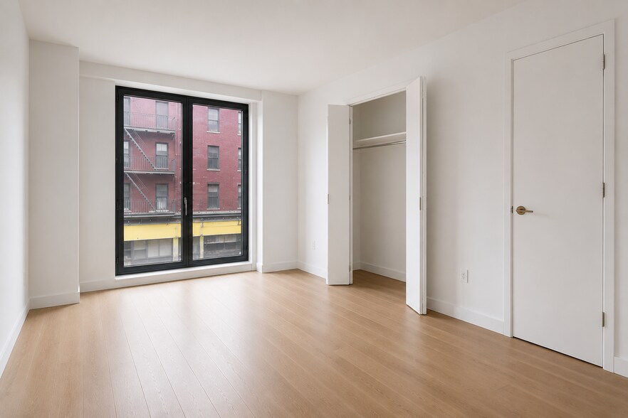 Building Photo - 446 W 44th St