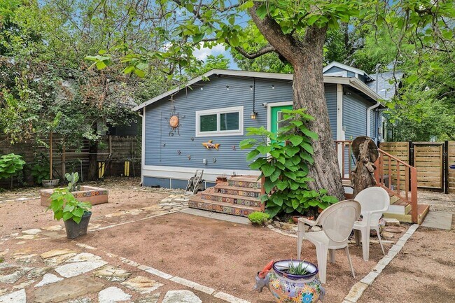 Building Photo - 4315 Bellvue Ave