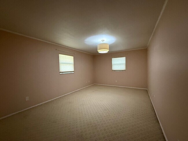 Building Photo - Beautiful Port Orange 4 Bed 2.5 Bath Serene Home Available IMMEDIATELY!
