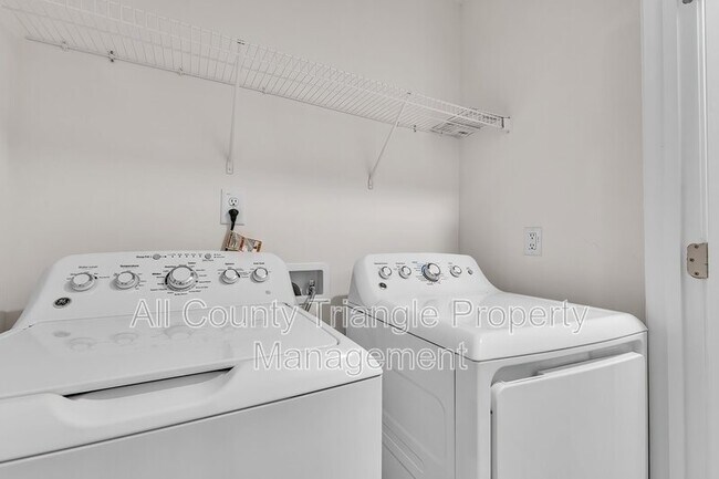 Building Photo - 2103 Nandina Trl