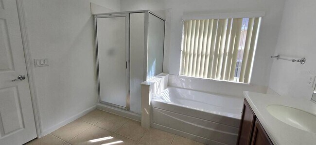 Building Photo - 4170 SW 47th Ct