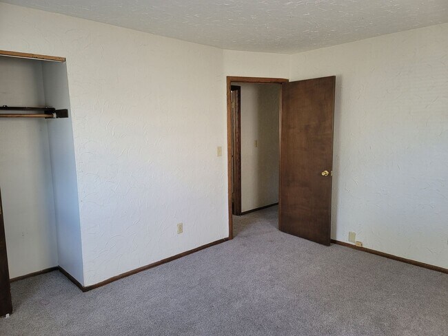 Building Photo - 5730-5732-5732 N 94th St