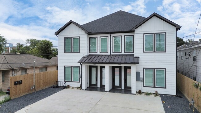 Building Photo - 3613 Rosalie St