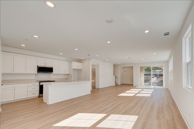 Primary Photo - 1202 Mountain Laurel Rd