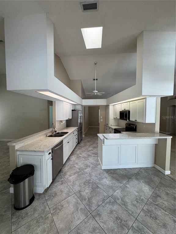 Building Photo - 7565 Jomel Dr