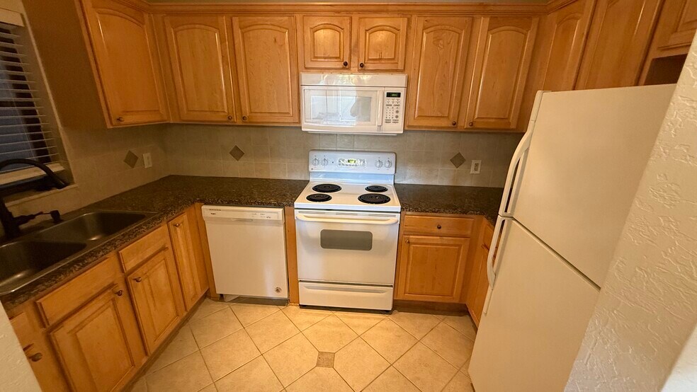 Building Photo - 6150 Gulfport Blvd S