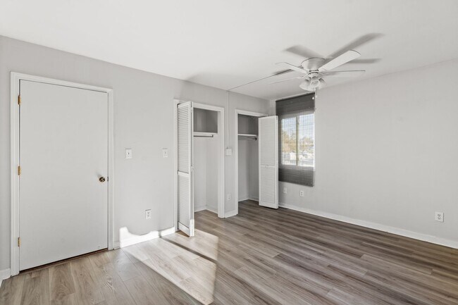 Building Photo - Charming 1-Bedroom Condo: Your Coastal Retreat Awaits in Myrtle Beach!