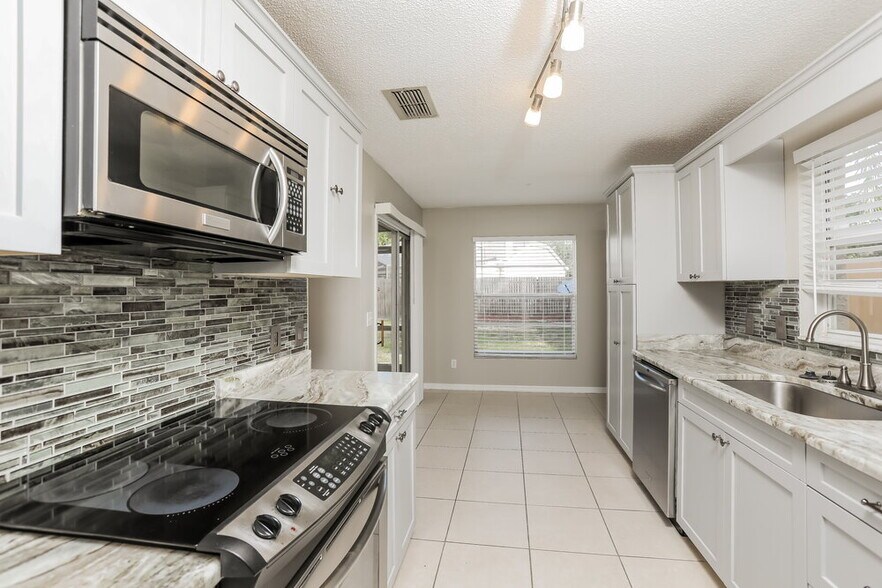 Building Photo - 1046 Kelly Creek Cir