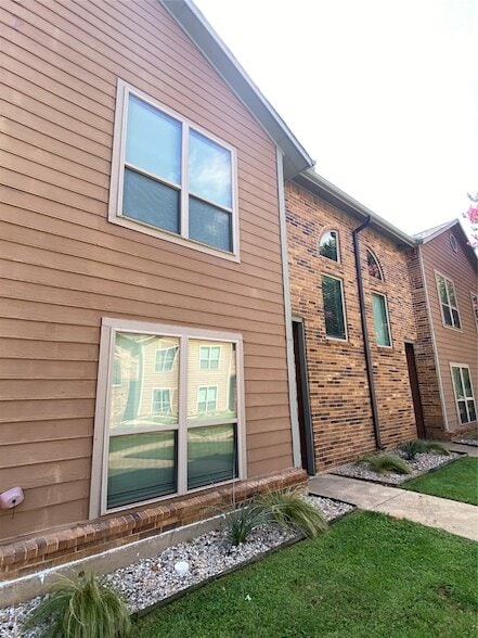 Building Photo - 500 Norwood Pl