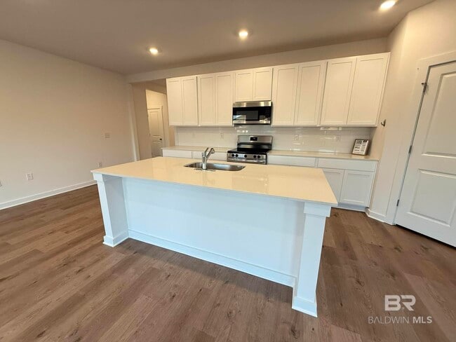 Building Photo - 19293 Maple Crest Loop